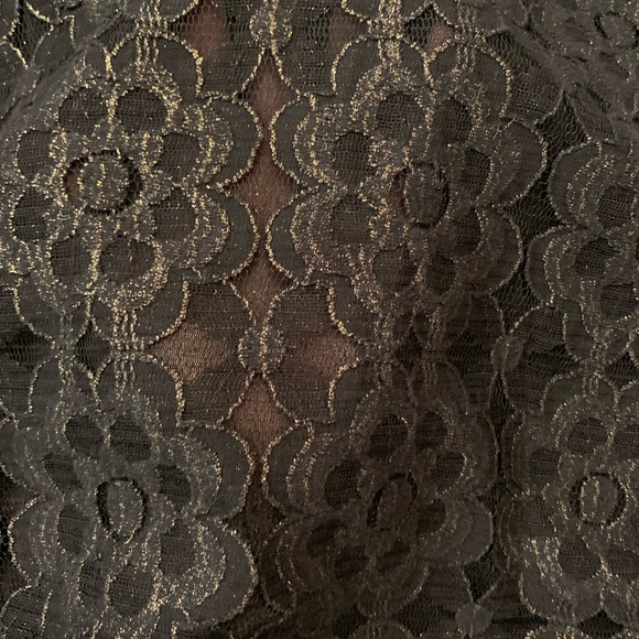 Studio M Top - Picture 6 of 7